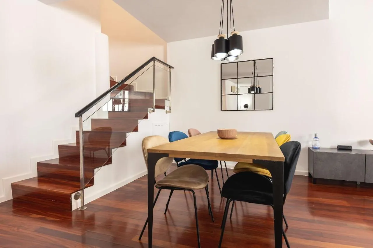 Apartment Ferienwohnung Bravissimo Cort Reial Palau, Duplex Penthouse Gerona Spanien
