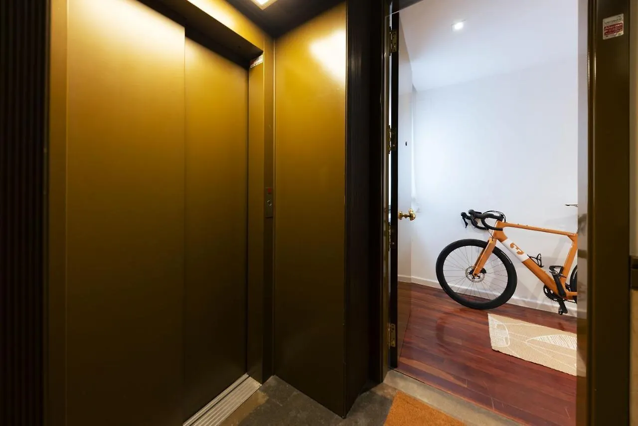 Ferienwohnung Bravissimo Cort Reial Palau, Duplex Penthouse Gerona