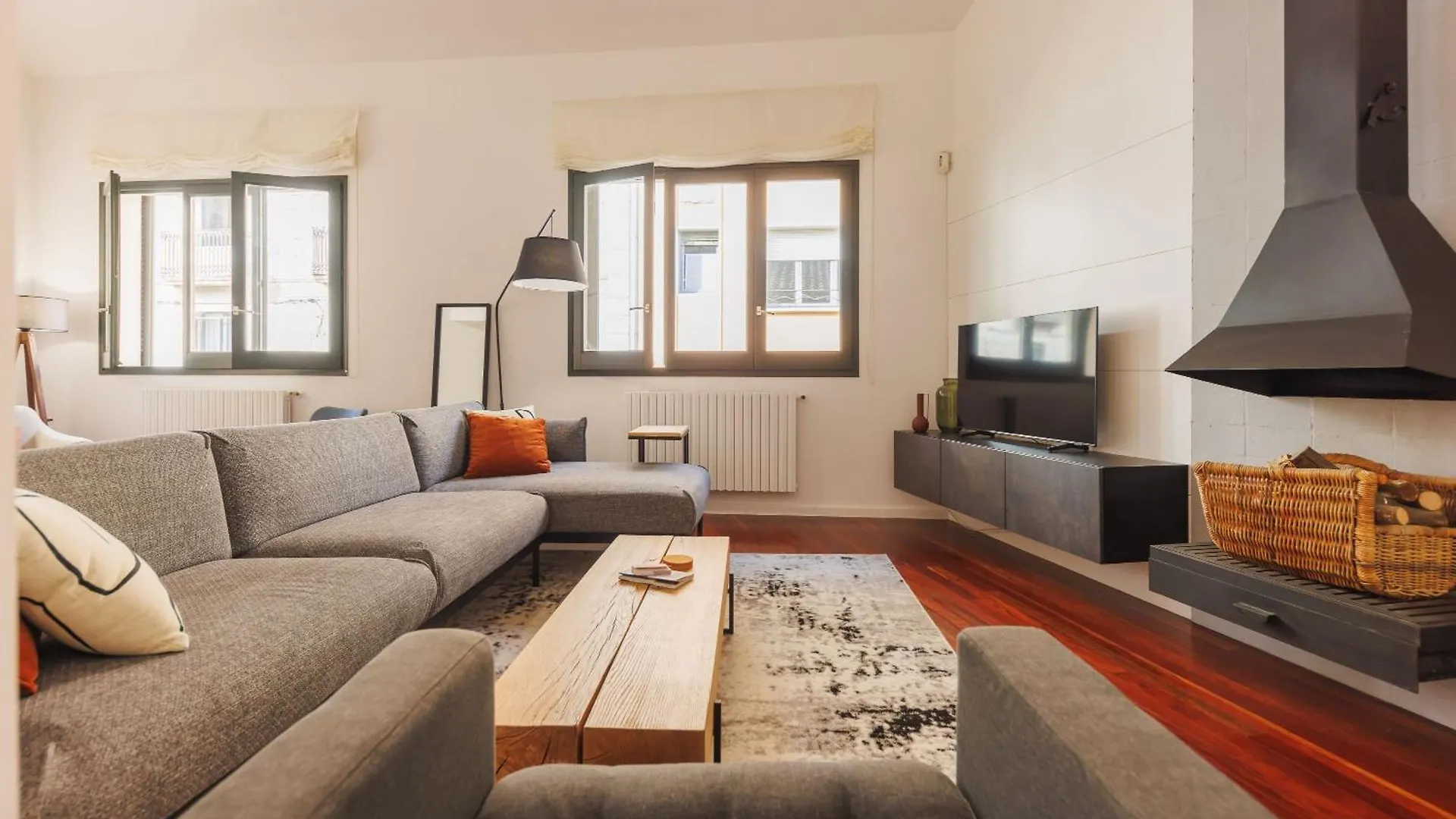 Ferienwohnung Bravissimo Cort Reial Palau, Duplex Penthouse Gerona